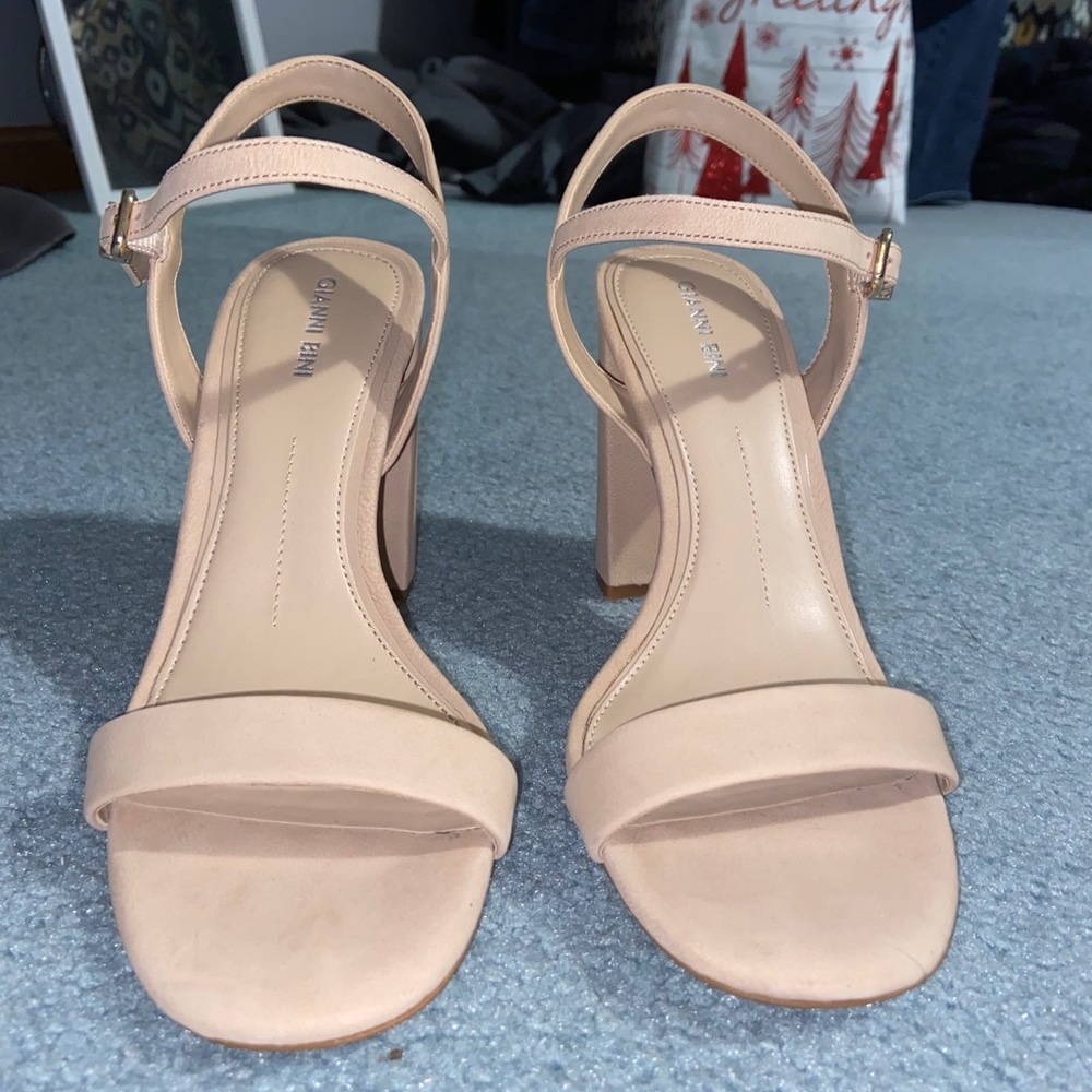 Gianni Bini 9.5 Nude Block Heel